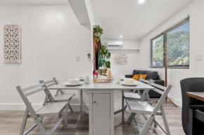 Casa Bethel Just 6 minutes from Fort Lauderdale Airport and 10 minutes from the beach